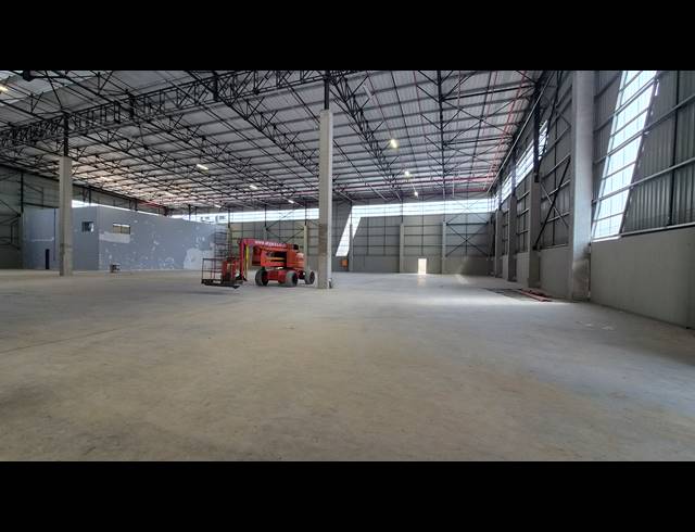 3,651M² WAREHOUSE TO LET IN JET PARK
